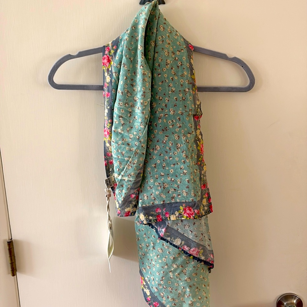 NWT Magnolia Pearl European Cotton Scarf